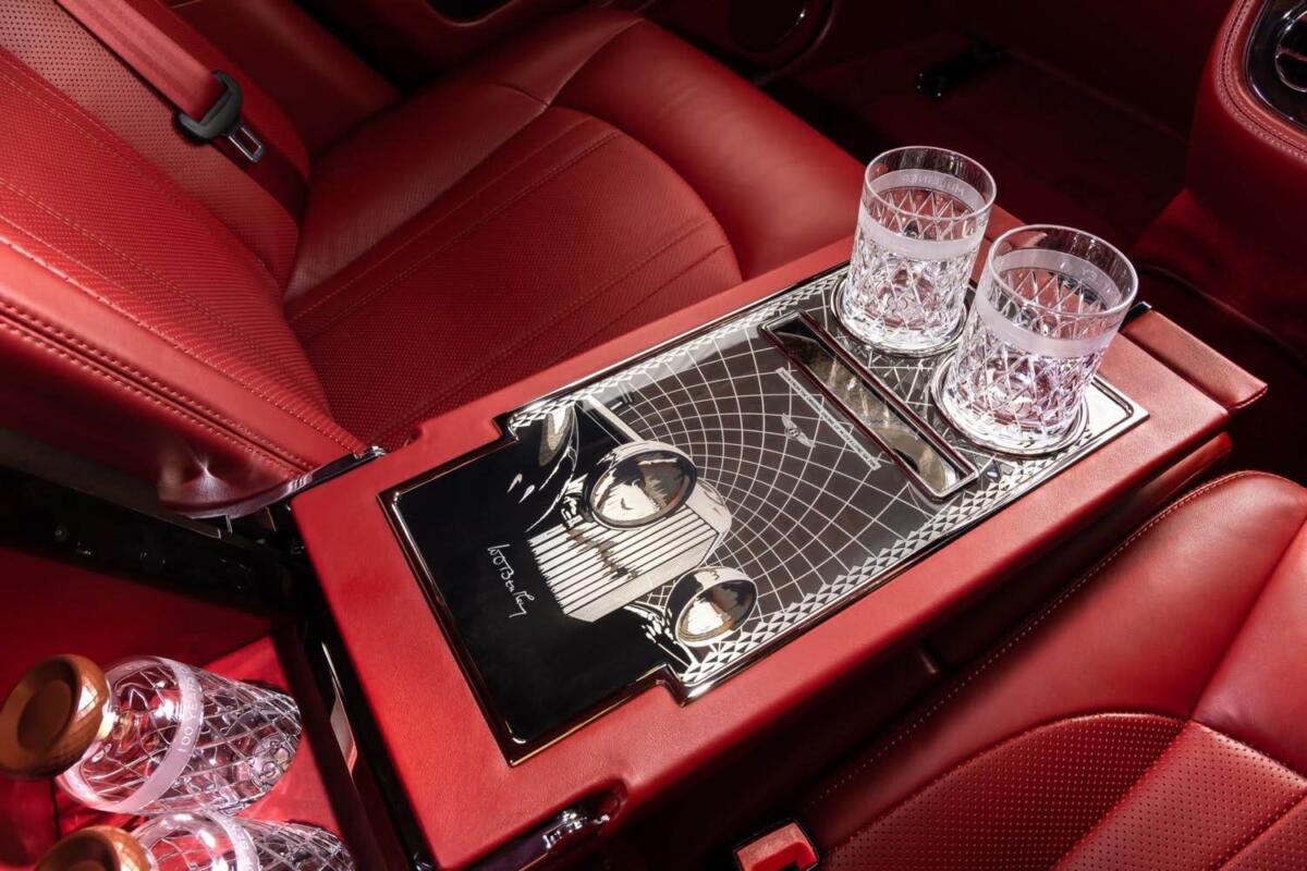 Bentley Individualisierung: Innenausstattung, Teppiche und  Kofferraumabdeckungen